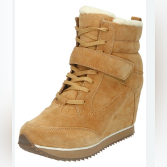 Koolaburra by UGG Suede Booties w/ Plush Lining & Front Buckle Size 5 - Picture 1 of 10